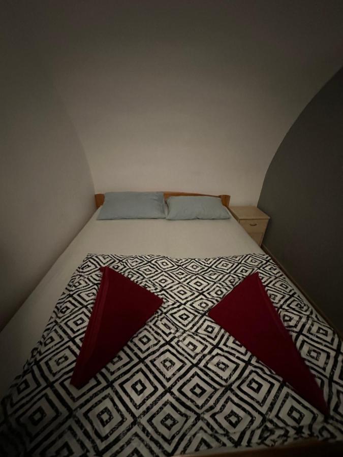 Отель Centrale Rooms