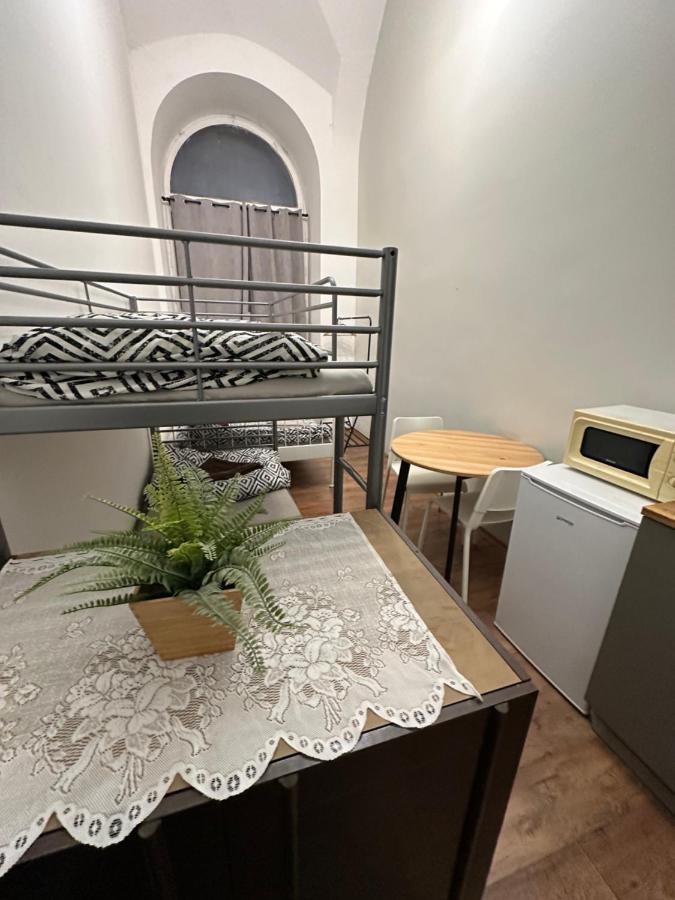 Centrale Rooms Готель